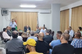 محافظ نابلس اللواء ابراهيم رمضان يزور مخيم عين بيت الماء